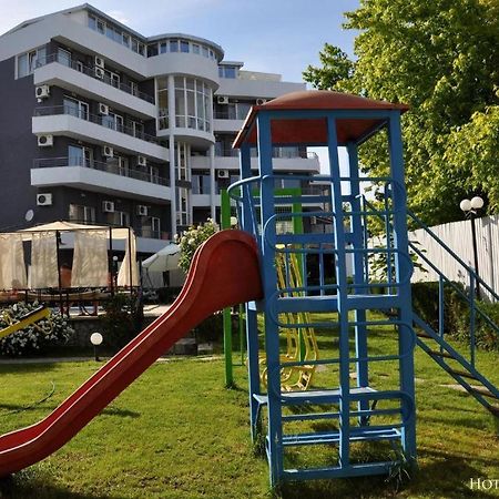 Apartments Danita & Restaurant&Pool Bar Varna Bagian luar foto