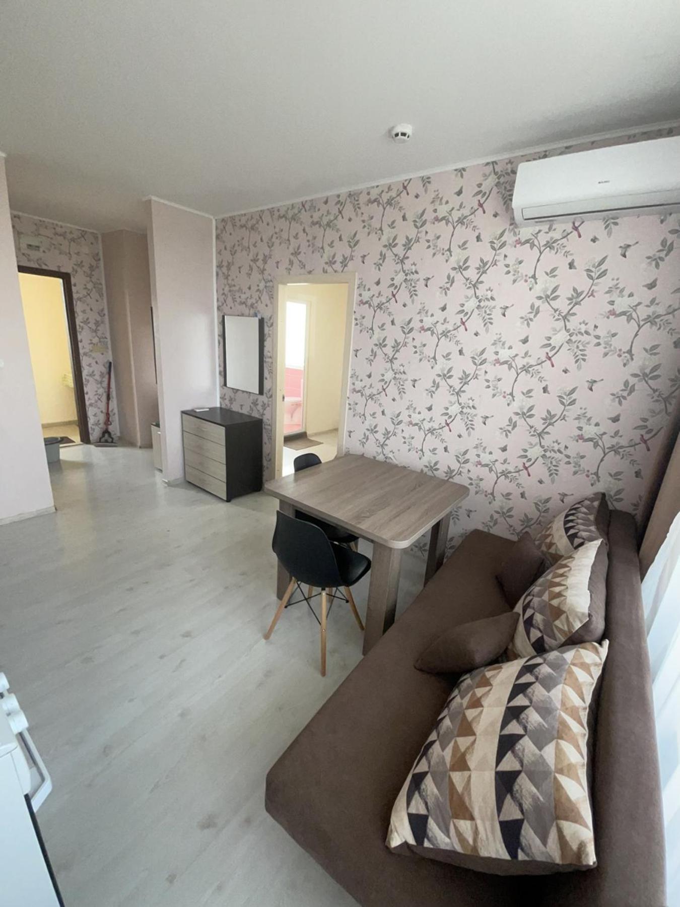 Apartments Danita & Restaurant&Pool Bar Varna Bagian luar foto