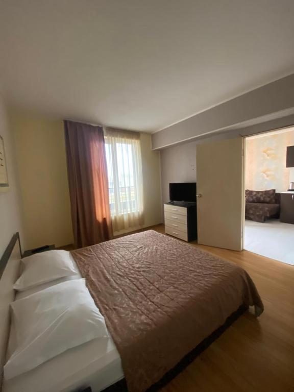 Apartments Danita & Restaurant&Pool Bar Varna Bagian luar foto