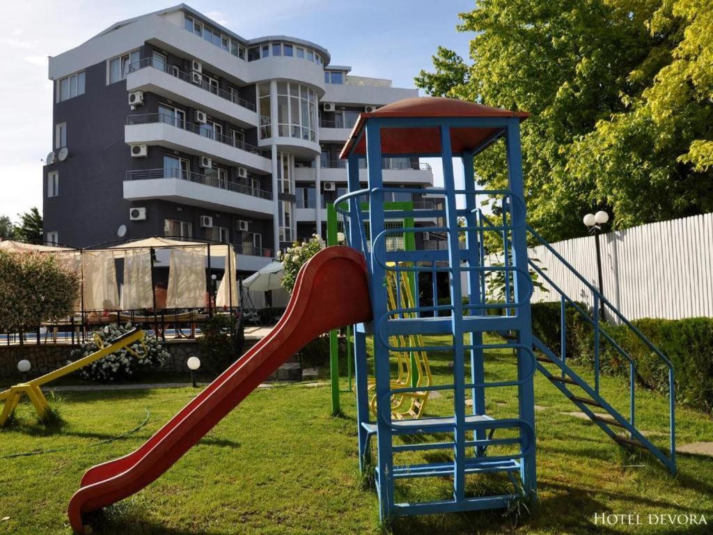 Apartments Danita & Restaurant&Pool Bar Varna Bagian luar foto